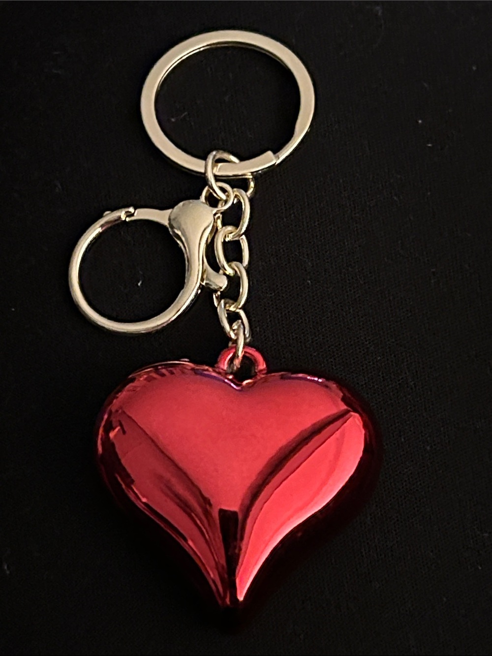 Metallic Red Heart Keychain Keyring - Picture 1 of 1